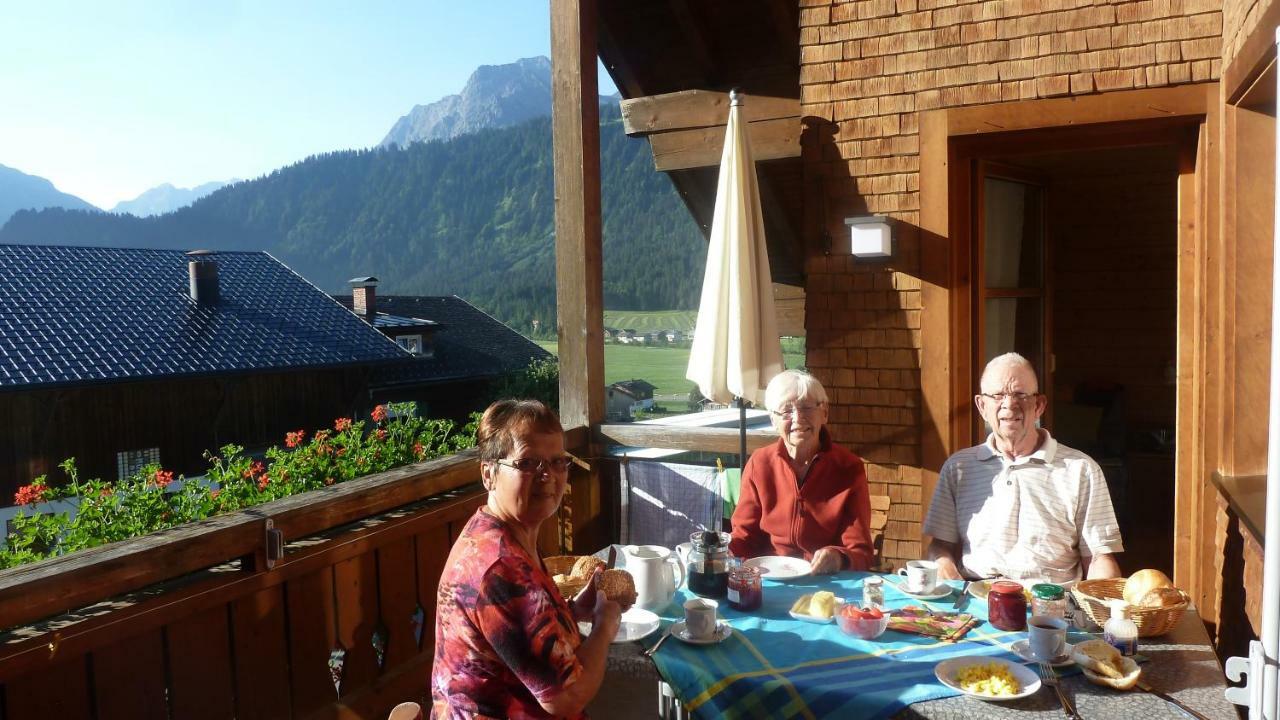 Karin Mitten Im Grünen *
